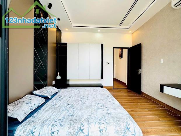 Nhà 3 tầng 3 mê kiệt Phạm Văn Nghị - Gần Nguyễn Văn Linh - 2