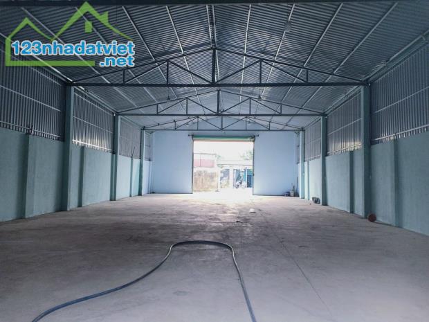 Bán nhà kho mt đường nhựa xe tải 3,5t xã Phước Lợi dt 380m2 ( 97m2 thổ ) giá 6 tỷ