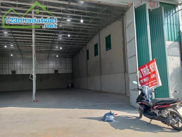 Cần cho thuê Kho Để Hàng Hoặc Kinh Doanh Có Diện Tích 400m2 Tại  Đường dựng Liên Phương, - 1