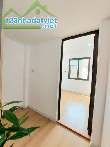 Nhà 6 tầng 14m² tại Hai Bà Trưng, full nội thất, giá 4 tỷ - 4