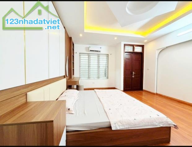 Bán nhà phố Giáp Bát 42m2*5 tầng, MT 4.8m, giá 9.5 tỷ - 3
