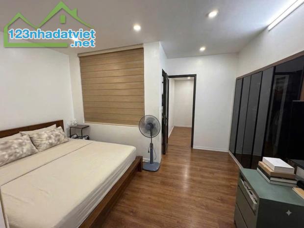Bán căn hộ Pháp cổ ở phố Bà Triệu, gần Hồ Gươm