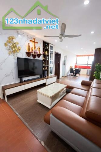 Bán nhà Tân Mai, Đền Lừ, Vĩnh Hoàng, dt 60m2 Gồm 2 ngủ 1 vs, Giá chỉ 3,38 tỷ( ctl)