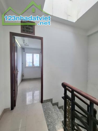 Bán Nhà Quận 10 - Hẻm Xe Hơi - 7PN - 39M - Nhỉnh 8 Tỷ - 2