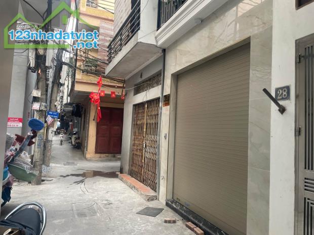 Ngõ thông Đức Giang 8 tỷ 55m ô tô qua nhà