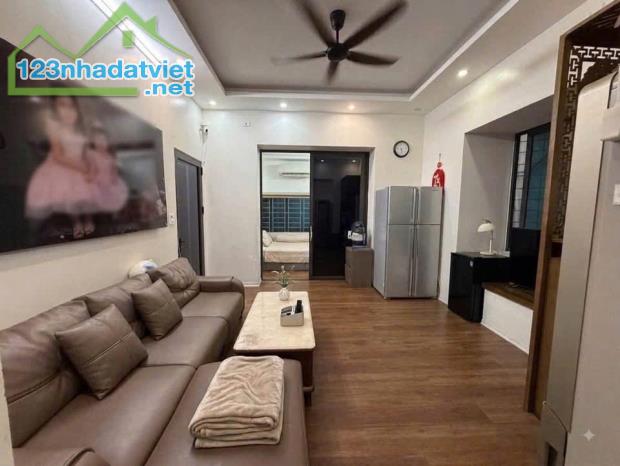 Bán căn hộ biệt thự Pháp cố ở phố Bà Huế