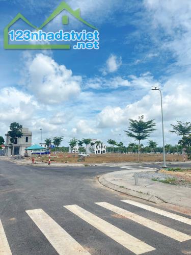 Bán lô đất ngay mặt tiền DT741 (Ql 14 cũ) - sổ sẵn TP.HCM công chứng ngay - 2