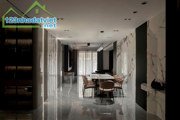 Chính chủ bán Sky Villa Diamond Alnata - Celadon City 208m2, gara 2 ô tô, full nội thất - 1