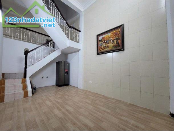 Cho nữ thuê phòng - Giá 4tr - Nhà mới full đồ phố cổ Hàng Bồ, Hoàn Kiếm; 0937.560.696