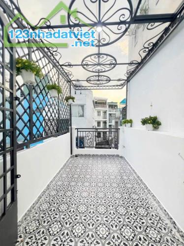 LÊ THỊ BẠCH CÁT Q11 - 25M2 - 5 TẦNG ĐÚC 3PN 2WC SÂN THƯỢNG GIÁ 4.5 TỶ - 5