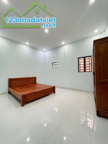NHÀ MỚI ĐẸP – 92M² – 2 PHÒNG NGỦ MASTER – HẺM Ô TÔ NÉ NHAU - 3