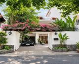 Bán biệt thự sân vườn 200m2 ngay công viên Lê Thị Riêng