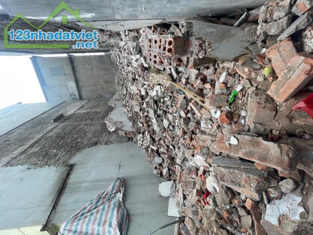 Bán đất Việt Hưng 8 tỷ 47m ô tô đỗ cửa - 2