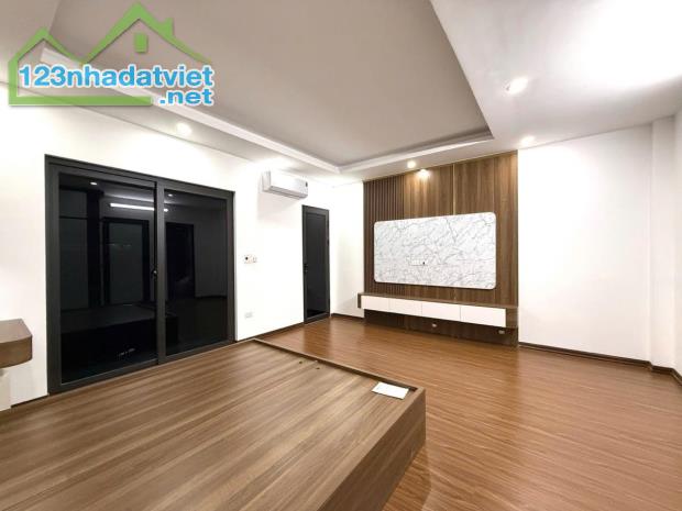 BÁN NHÀ NGUYỄN ĐỨC CẢNH ,FULL NỘI THẤT ,THANG MÁY ,NGÕ 3M,RA PHỐ 10M ,45m2 GIÁ 12,4 TỶ - 3