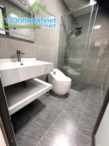 BÁN NHÀ NGUYỄN ĐỨC CẢNH ,FULL NỘI THẤT ,THANG MÁY ,NGÕ 3M,RA PHỐ 10M ,45m2 GIÁ 12,4 TỶ - 4