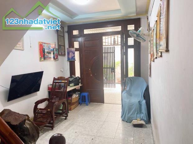 BÁN Nhà Quốc lộ 1A hướng đi An Sương.