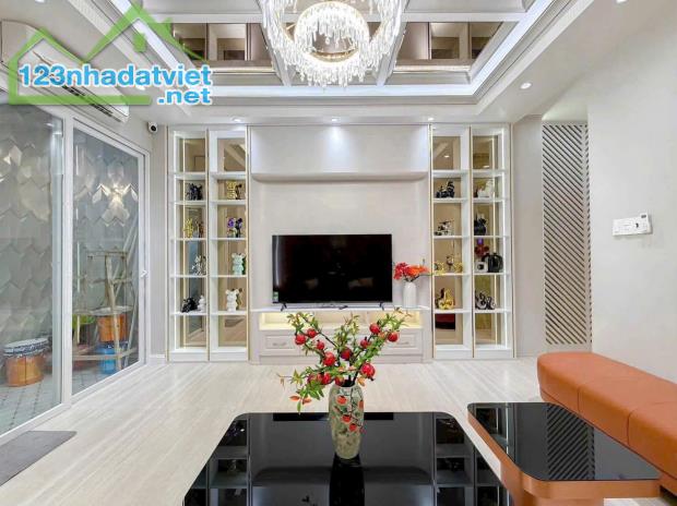 GIẢM MẠNH 2 TỶ, NHÀ PHỐ CẠNH VIMCOM, 5 TẦNG, CÓ THANG MÁY, ĐẦY ĐỦ NỘI THẤT CAO CẤP - 1
