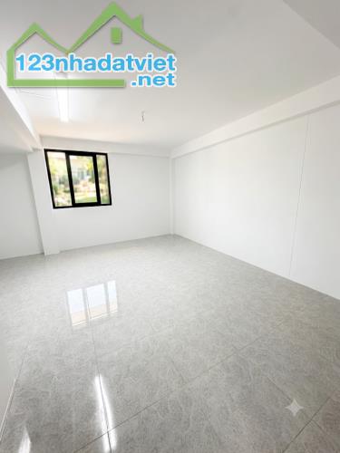 BÁN NHÀ MỚI 5 TẦNG, 11 PN, CÓ THANG MÁY, HXH 6M VÕ VĂN TẦN, TT Q.3, SÁT MẶT TIỀN, SHR - 1