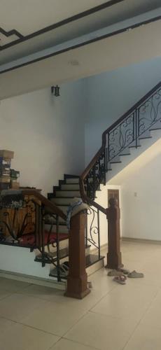 BÁN NHÀ MẶT TIỀN LÊ VĂN KHƯƠNG 8x40M FULL THỔ CƯ - 2