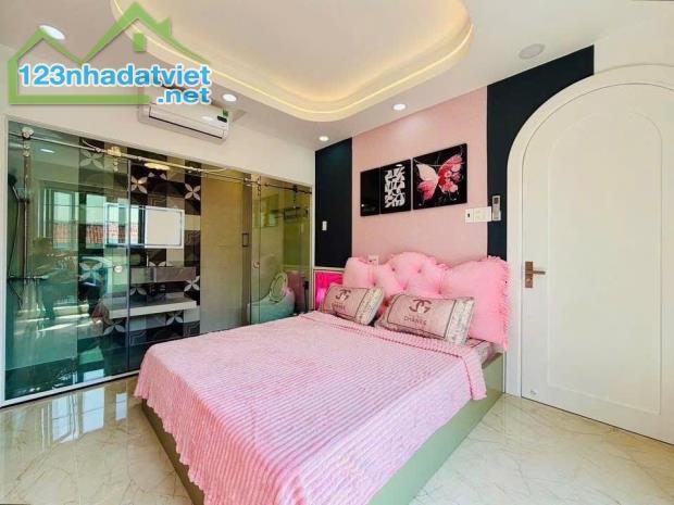 GẤP BÁN NHÀ MỚI Ở NGAY, HẠ CHÀO SÂU 1,2 TỶ CHỈ CÒN 8.7 TỶ TL - 2