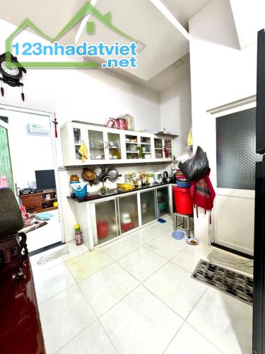 BÁN NHÀ 2 TẦNG – 60M² – 3PN, 3WC – HẺM THẲNG 1 TRỤC - 1
