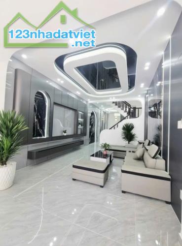 CHỈ 5.68 TỶ - MỚI ĐẸP 3 TẦNG - 4x17m - LÂM THỊ HỐ - TRUNG MỸ TÂY - Q12 - HXH 1/ NGẮN - 1