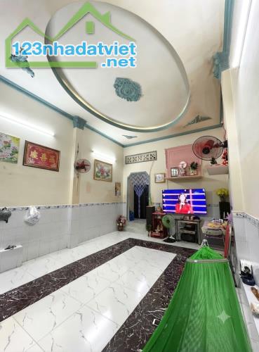 Bán nhà Kênh Tân Hóa Tân Phú – sát mặt tiền, ngang 4,3m, giá 4,8 tỷ