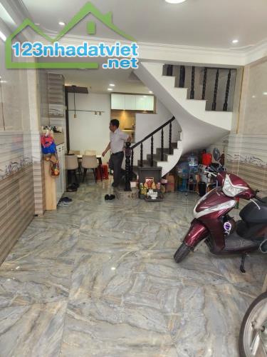 HIẾM BÁN - HẺM XE HƠI QUAY ĐẦU THOẢI MÁI - LIỀN KỀ PHÚ MỸ HƯNG - 1