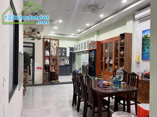 ĐƯỜNG 11 LINH TRUNG - NHÀ HẺM XE HƠI – GẦN NGÃ TƯ THỦ ĐỨC, BV THỦ ĐỨC - 12.5TỶ - 5