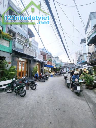 Gần MT Ba Đình Q8 - 55m2 - 3PN 3WC - Hướng Đông - SHR - 7.X 🧄TL - 2