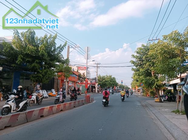 Chủ gấp bán căn nhà 3 tầng BTCT,  diện tích 5 x 18m