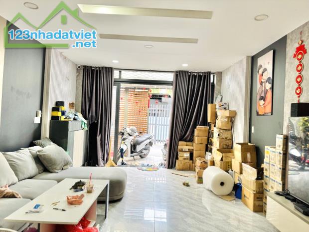 Bán Nhà Tô Ngọc Vân 90m², Hẻm Xe Tải, Nhà 2 Tầng, Hoàn Công – Chỉ 5,5 Tỷ