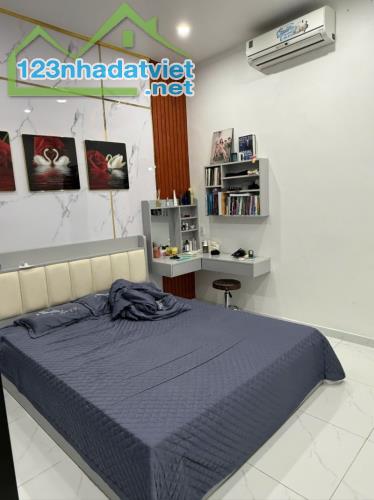 LÊ TRỌNG TẤN - TÂN PHÚ- HẺM XE HƠI SÁT MẶT TIỀN- NHÀ 2 TẦNG ĐẸP- 58M2 (4x15). CHỈ 6 TỶ XÍU - 2