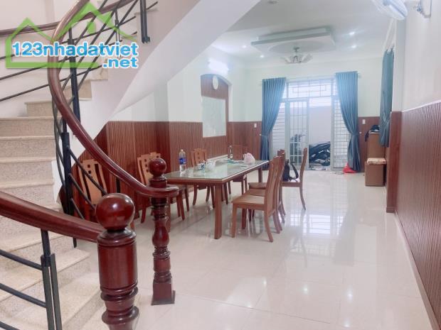 Bán nhà 105m2, 3 tầng, đường số 27 Hiệp Bình Chánh, Thủ Đức. TP HCM, SHR.  Giá 8.78 tỷ.