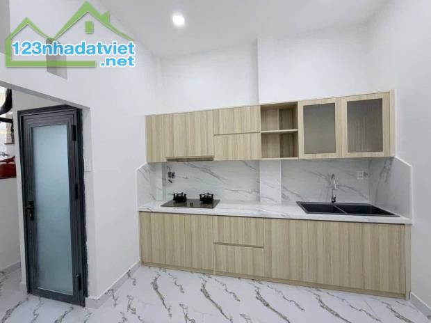 Bán nhà Âu Dương Lân P.3 Q.8. Diện tích 49,6m2. Kết cấu 4 tầng 4PN 3WC. Hoàn công đủ. - 2