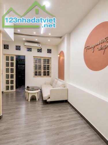 Chủ nhà kẹt quá bán gấp nhà bờ bao tân thắng, ngay chợ Sơn Kỳ KD đỉnh 64m² chỉ 7.X tỷ.HIẾM