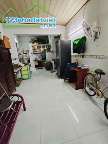 Âu Dương Lân, Xe Hơi Đỗ Cửa, 4m x 17m, Cấp 4, Sổ Hồng Riêng, Quận 8 - 1