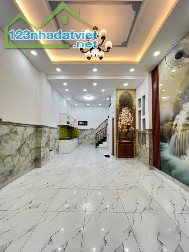 BÁN NHÀ 2 TẦNG NGAY TỈNH LỘ 10 - KỀ BÊN TÊN LỬA - GIÁP QUẬN 6 - 4x9M -  GIÁ CHỈ HƠN 3 TỶ