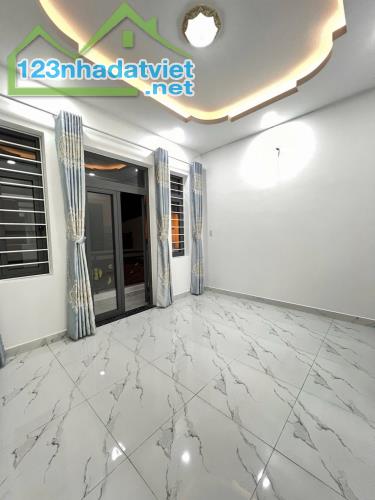 BÁN NHÀ 2 TẦNG NGAY TỈNH LỘ 10 - KỀ BÊN TÊN LỬA - GIÁP QUẬN 6 - 4x9M -  GIÁ CHỈ HƠN 3 TỶ - 1