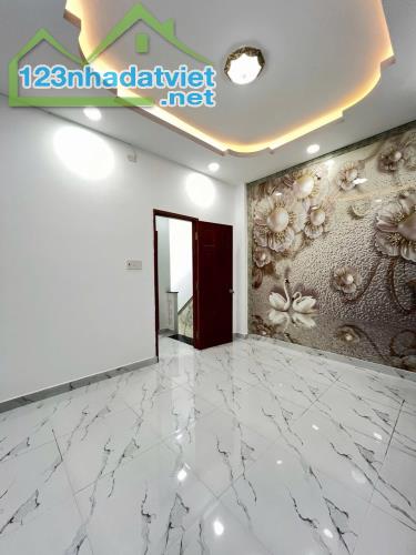 BÁN NHÀ 2 TẦNG NGAY TỈNH LỘ 10 - KỀ BÊN TÊN LỬA - GIÁP QUẬN 6 - 4x9M -  GIÁ CHỈ HƠN 3 TỶ - 2