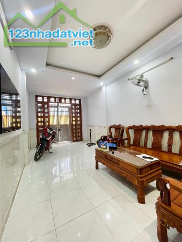 Nhà bán đường Quang Trung - an hội tây-tpHCM