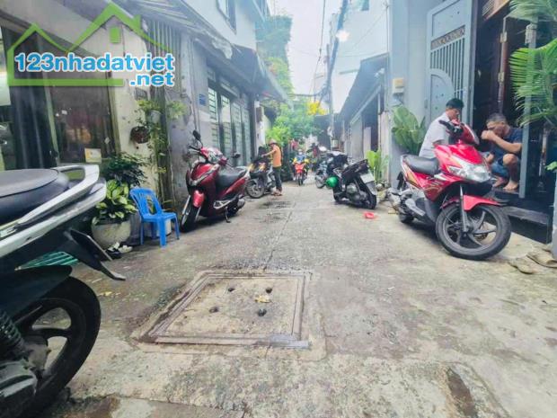 NHÀ HẺM XE HƠI - ĐƯỜNG NGUYỄN HỮU TIẾN– TÂN PHÚ- DT 35m2- GIÁ 3,15TỶ